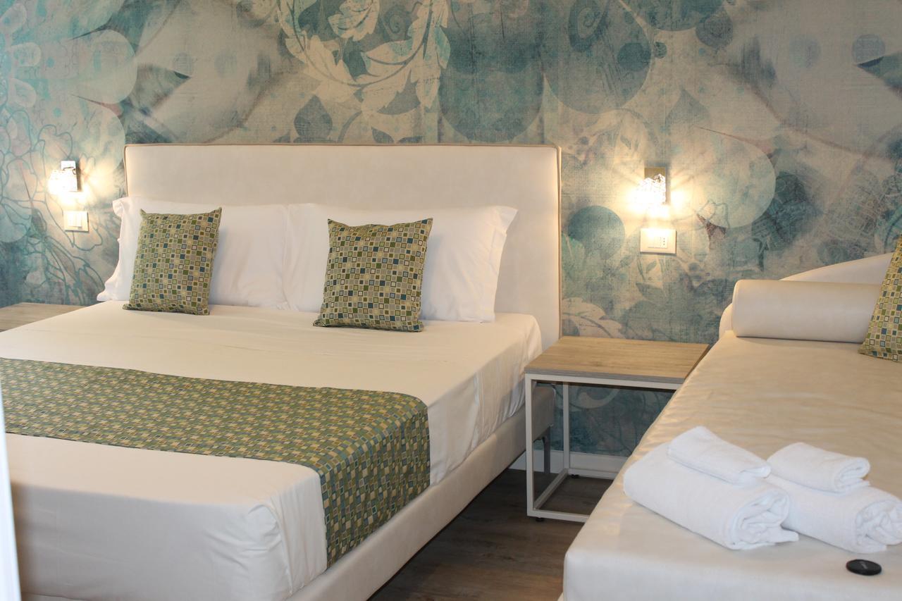 Lake Garda Beach Hostel Padenghe sul Garda Exterior foto