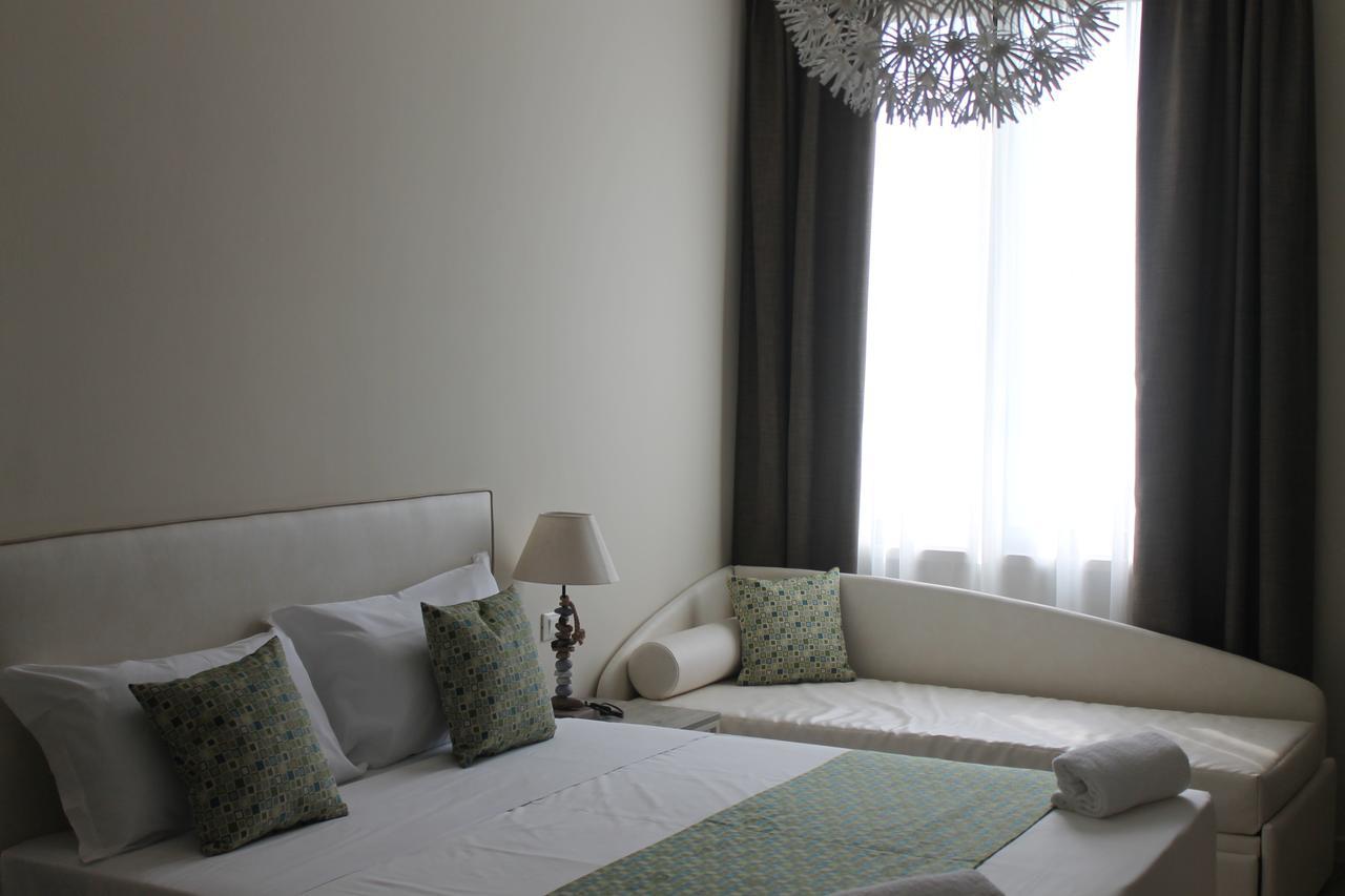 Lake Garda Beach Hostel Padenghe sul Garda Exterior foto