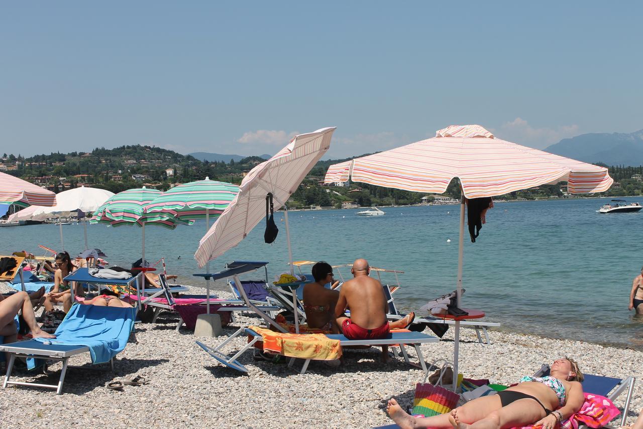 Lake Garda Beach Hostel Padenghe sul Garda Exterior foto