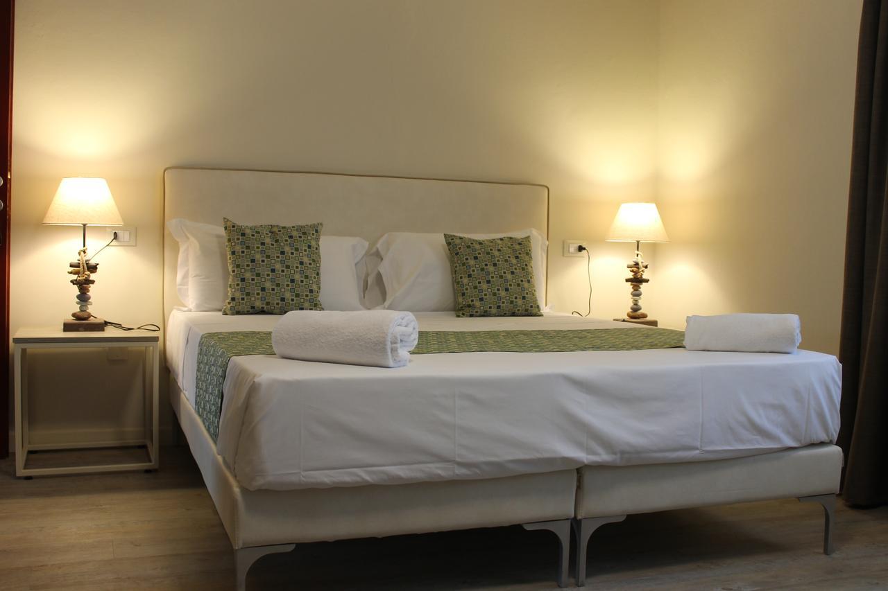 Lake Garda Beach Hostel Padenghe sul Garda Exterior foto