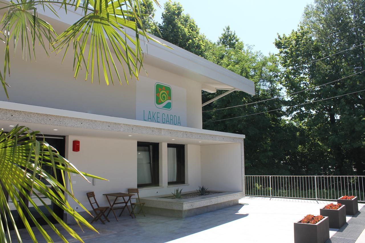 Lake Garda Beach Hostel Padenghe sul Garda Exterior foto