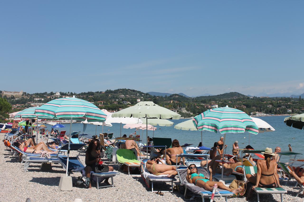 Lake Garda Beach Hostel Padenghe sul Garda Exterior foto